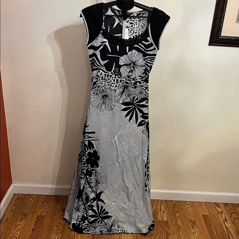 NWT Chaudry Kc Elegant Black and Gray Floral Maxi Dress